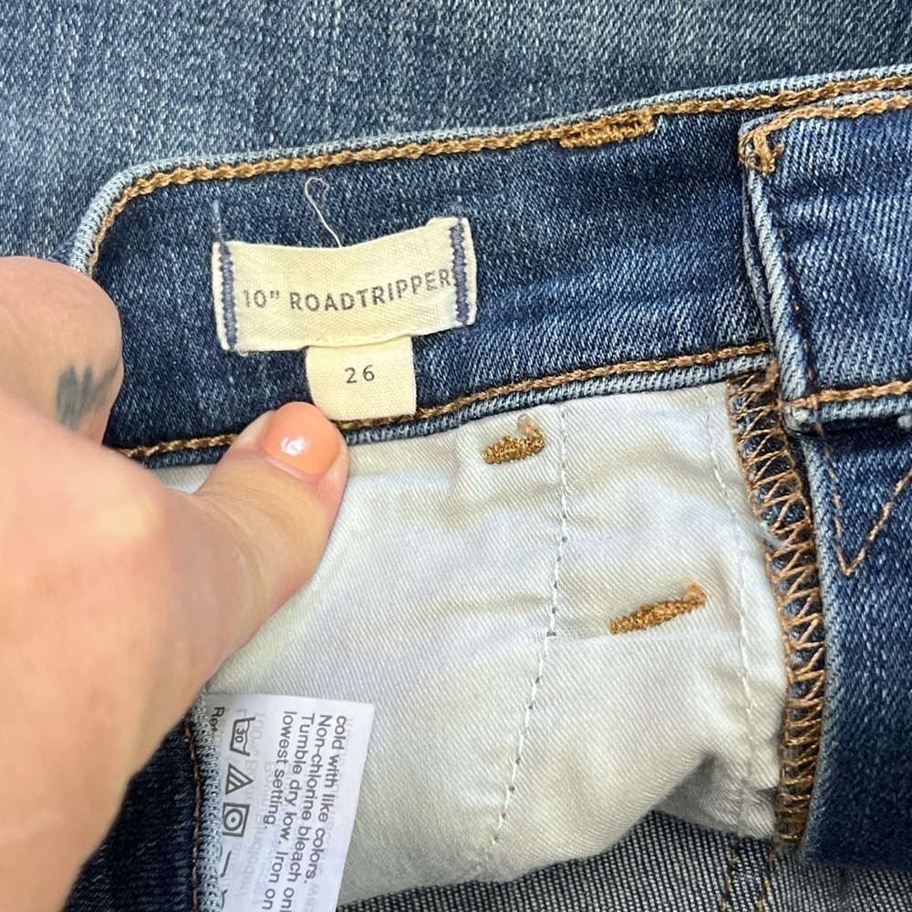 Women’s Madewell 10” Roadtripper jeans sz 26 (has couple flaws) selling cheap! - Picture 11 of 13